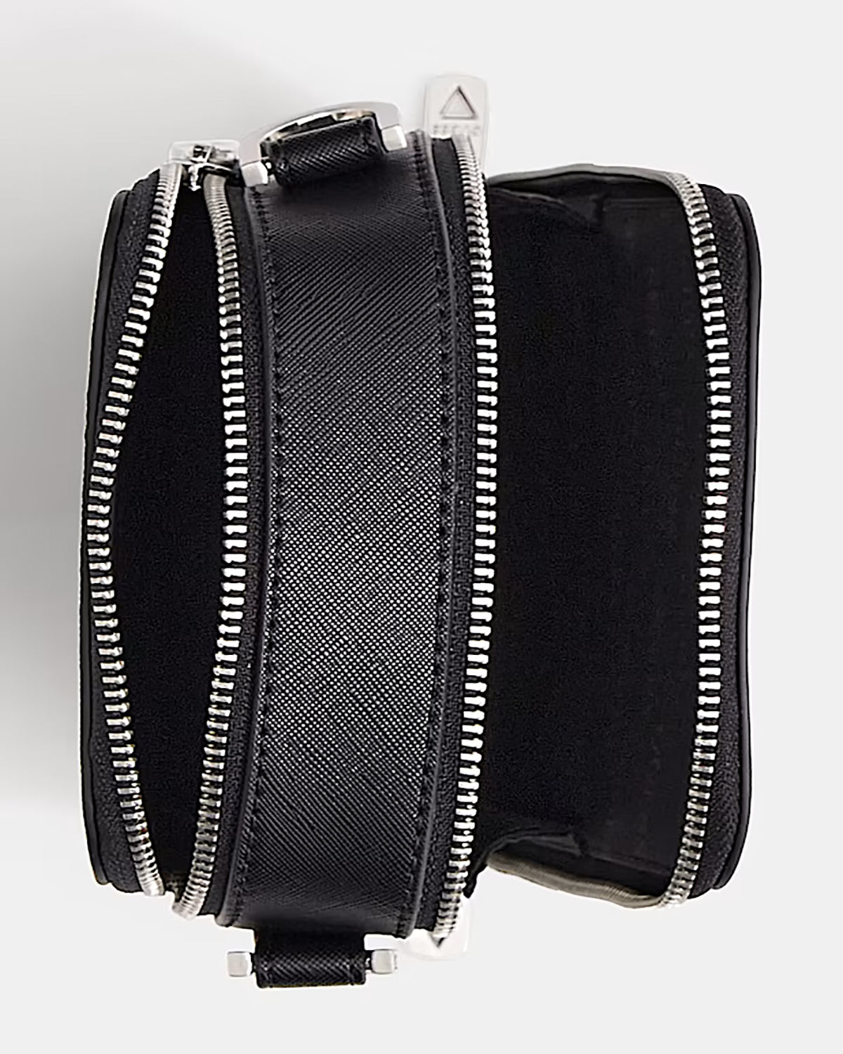 Borsello Uomo Guess Nero con Chiusura a Zip e Dettagli in Metallo