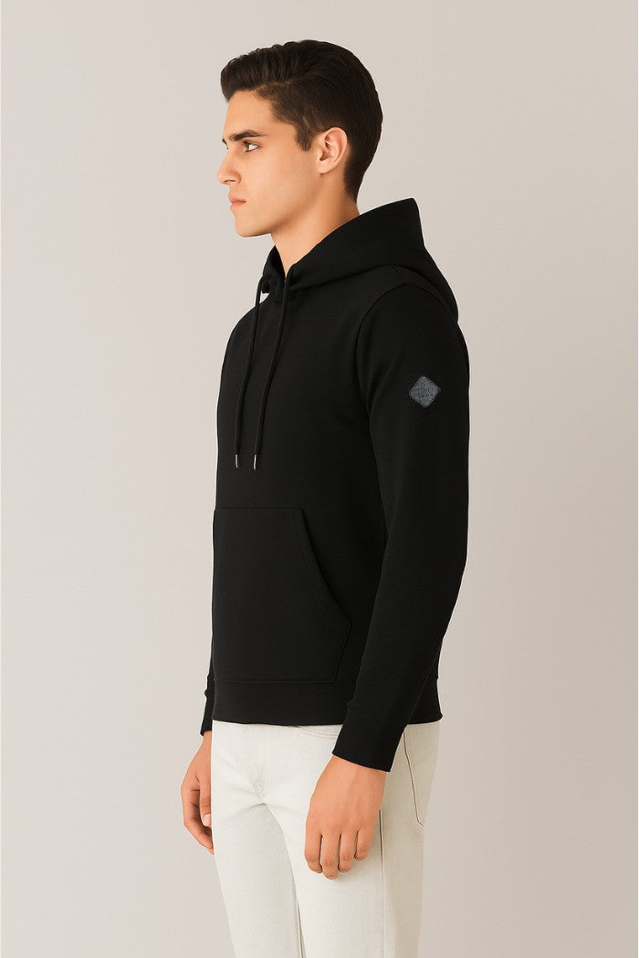 Felpa nera con cappuccio e patch gommata Markup