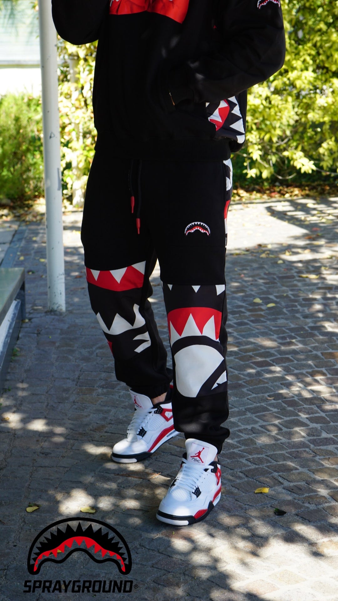 Pantaloni jogger "Shark Black Neri con Fantasia Squalo a Contrasto