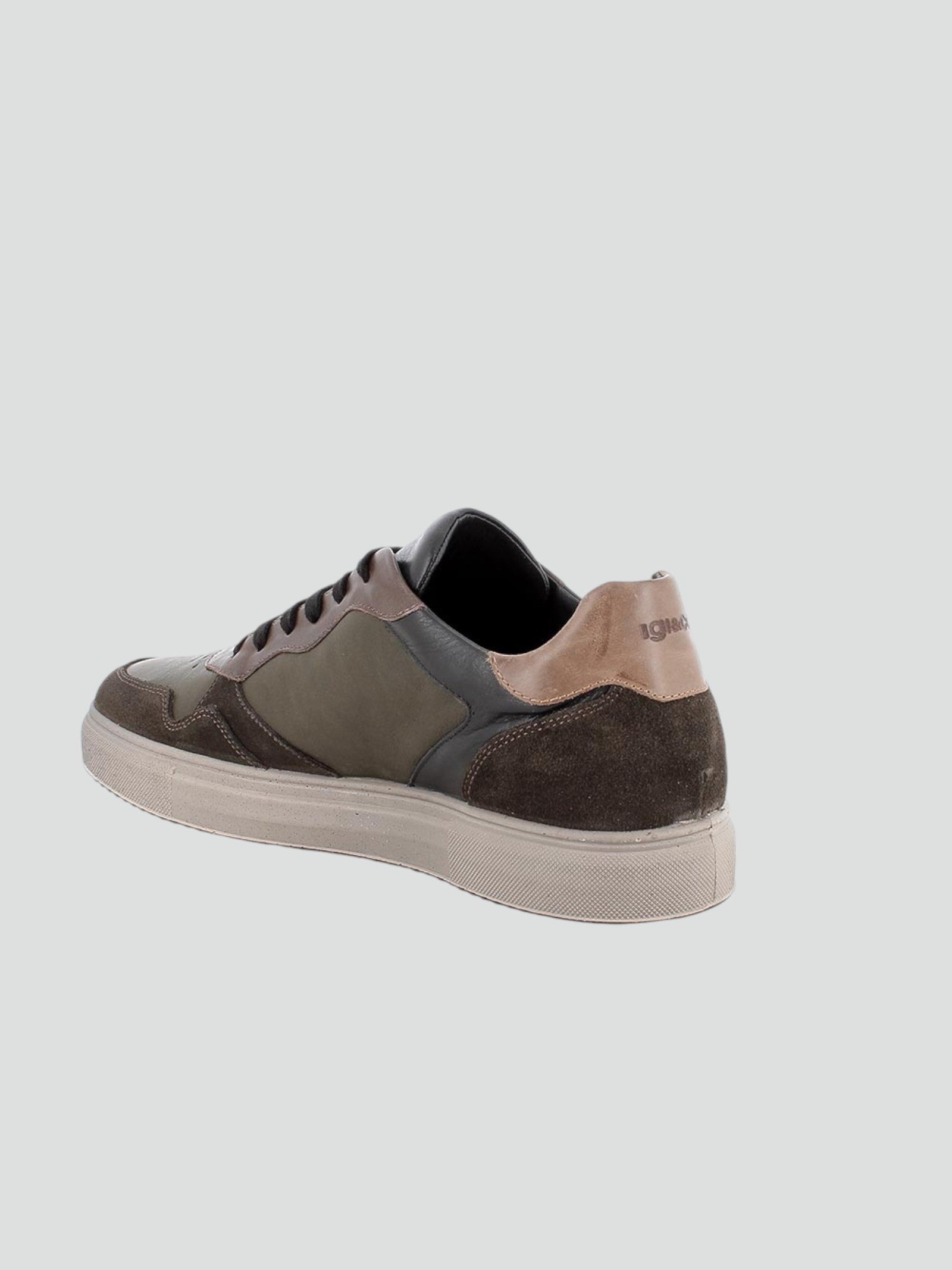 Sneakers bosco-caffè in pelle e scamosciato con suola leggera