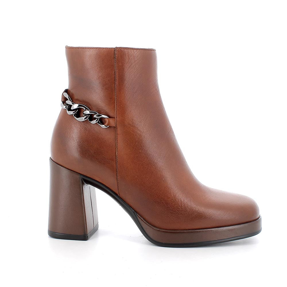 Stivaletti da donna cognac in pelle con tacco largo 8,5 cm e plateau