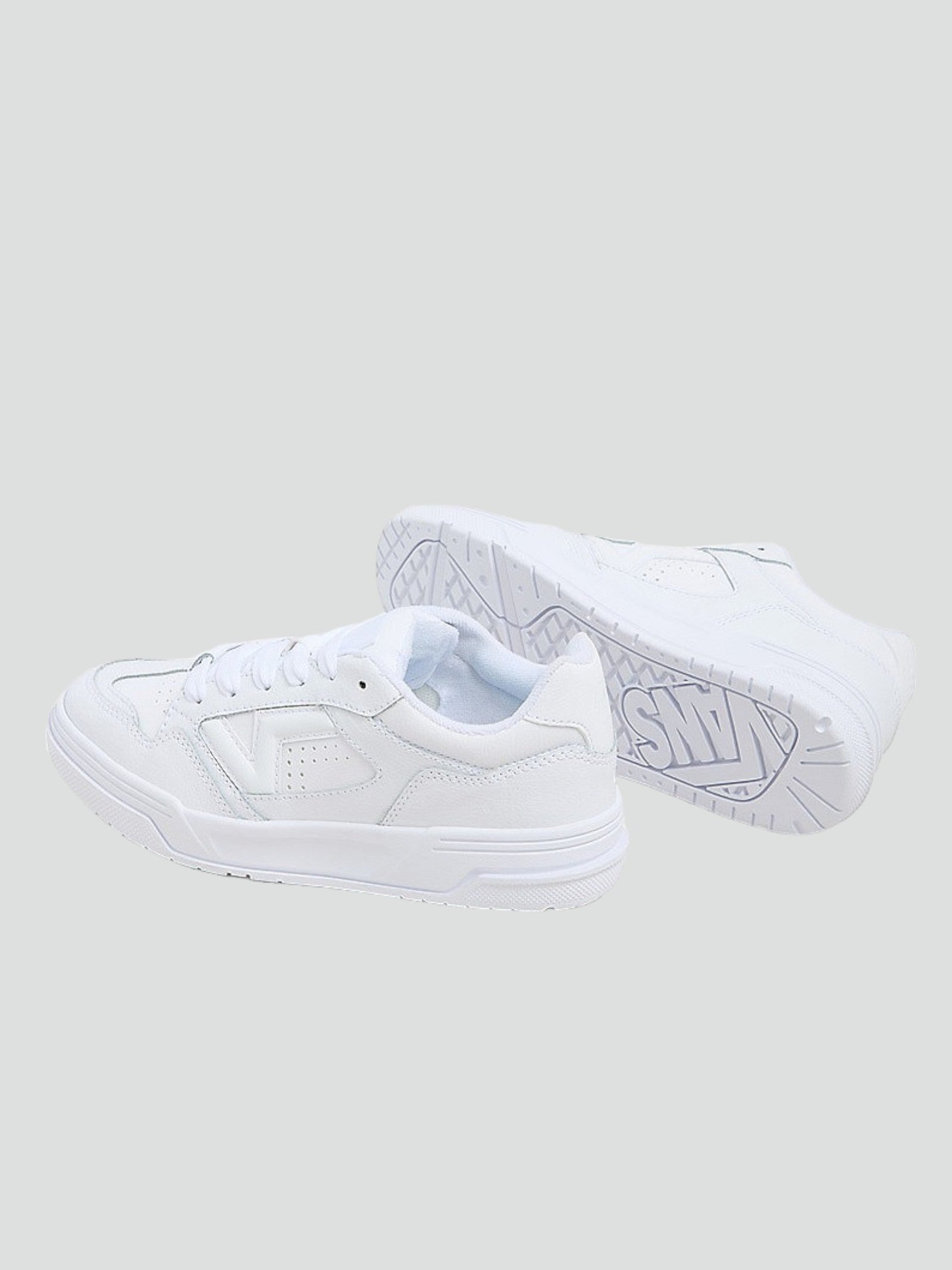 Sneakers "Upland" Bianche con Logo Flying V e Suola Spessa
