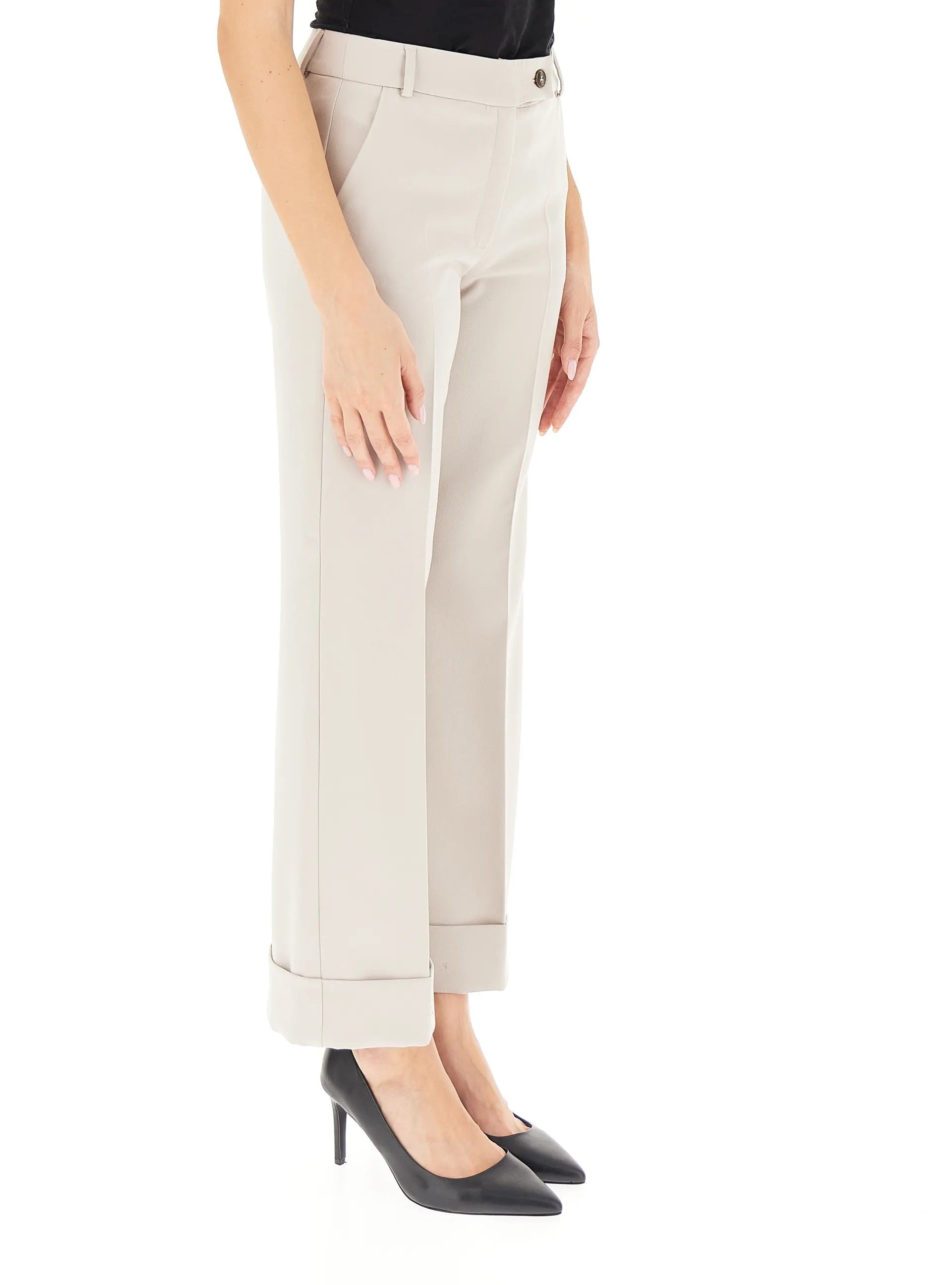Pantalone dritto stretch "Favore" color cachà con piega stirata e risvolto
