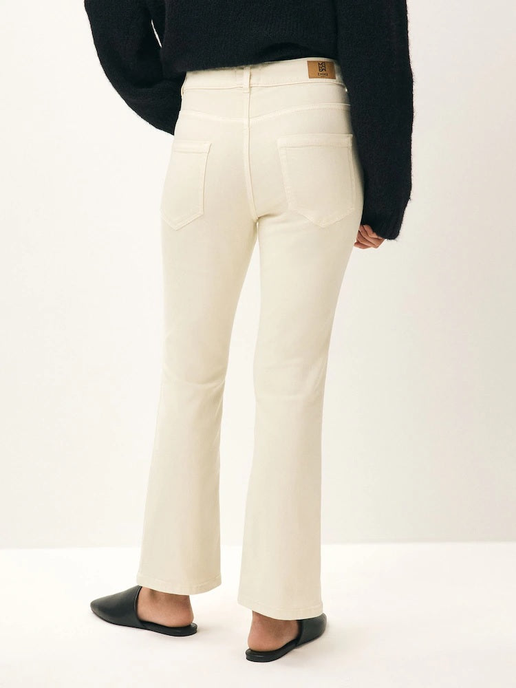 Pantalone "Mode" bianco burro in gabardina stretch con linea flare