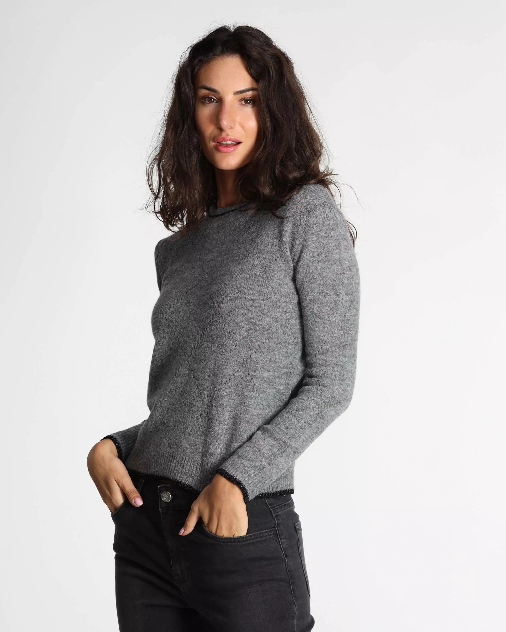 Maglia "Nuvola" grigia in misto lana con lurex e scollo rialzato
