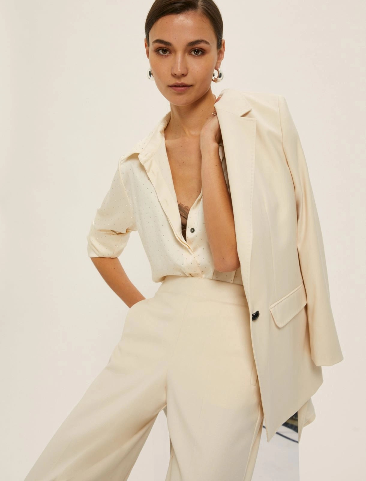 Camicia in raso panna "Rapa" con strass argento