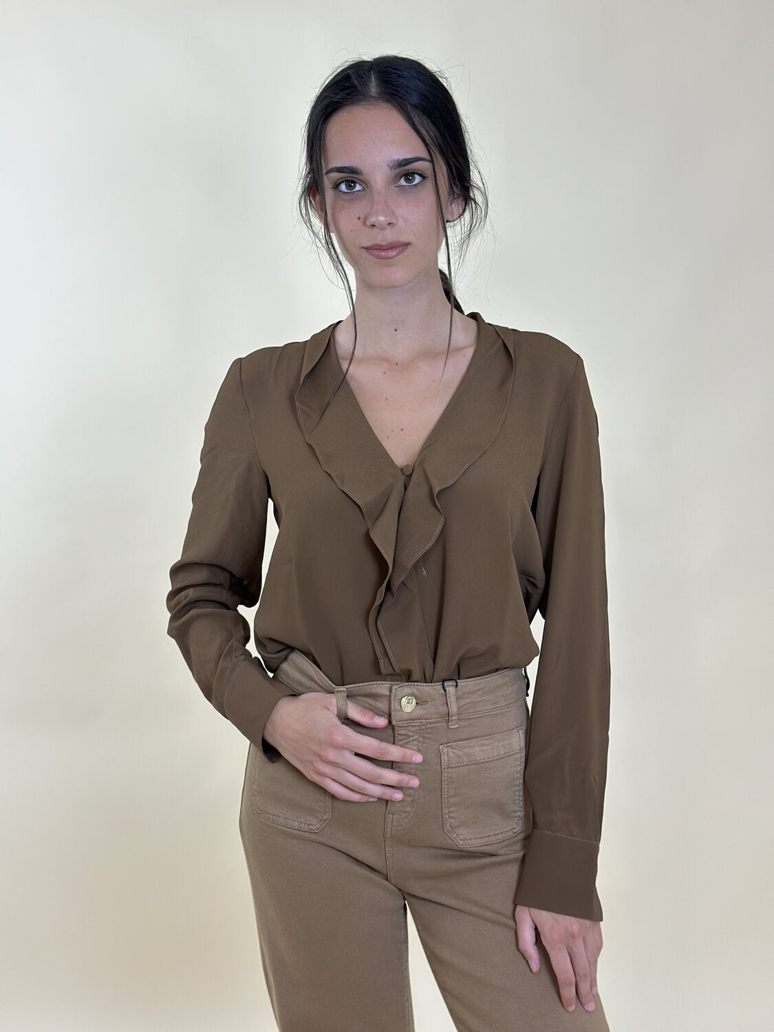 Camicia "Sanremo" Cioccolata in Crêpe de Chine di Seta con Volant