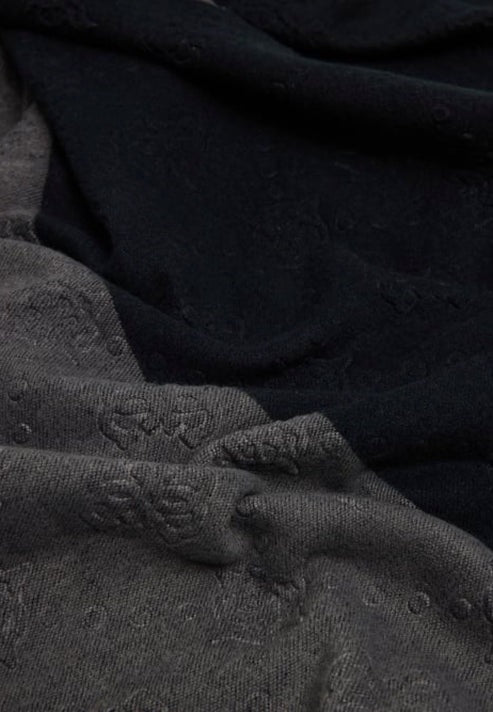 Sciarpa Donna nera con Frange in Tessuto Morbido