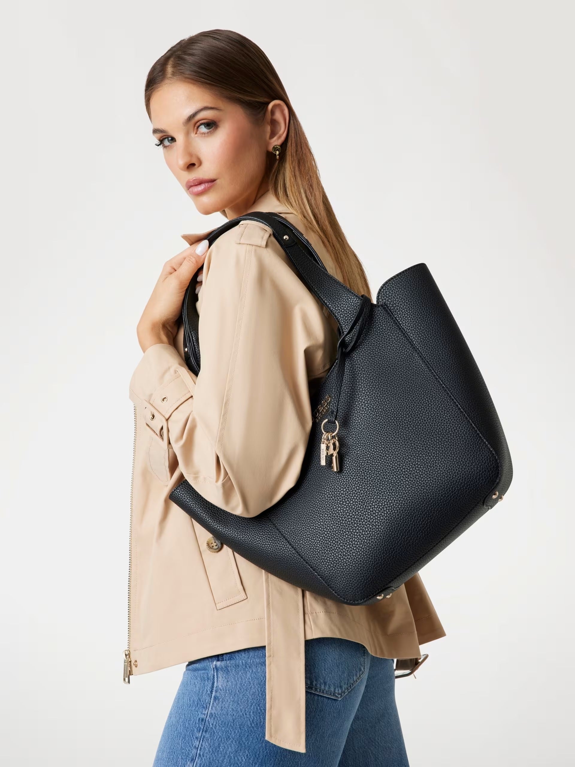 Shopper "Calista" Nera in Similpelle con Pochette Interna e Charm