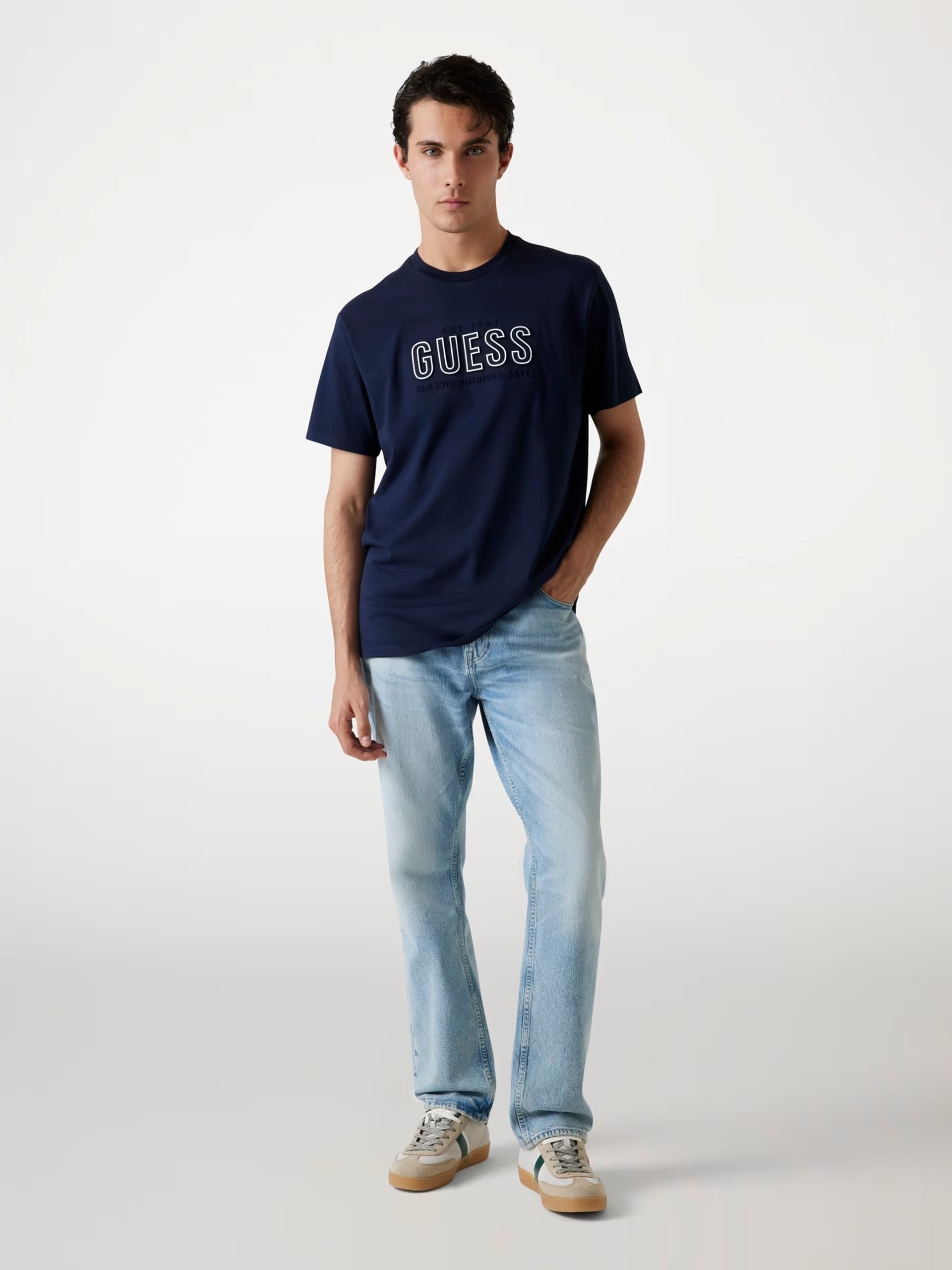 T-shirt blu con Logo Guess a Sbalzo e Vestibilità Regular