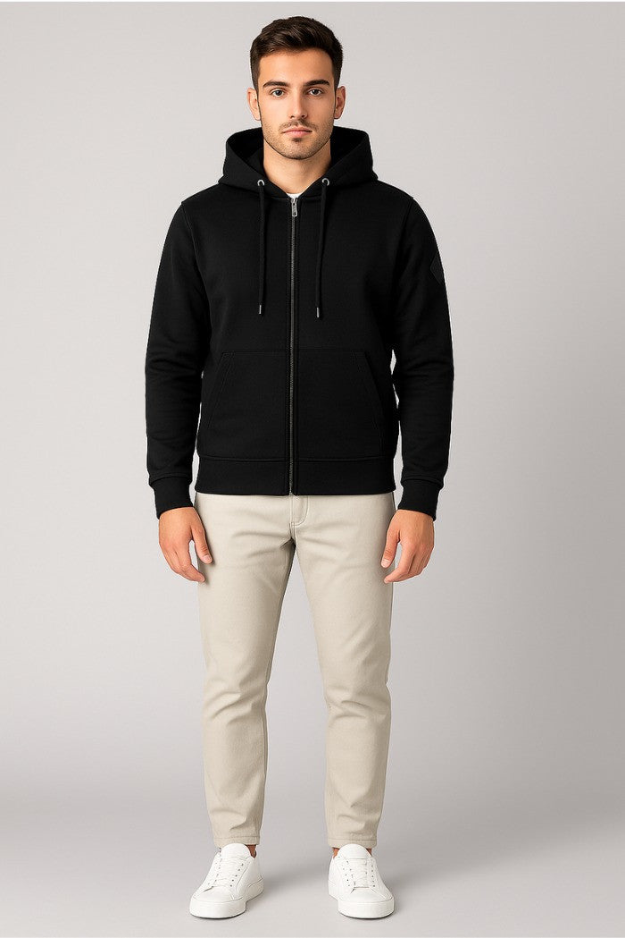 Felpa con cappuccio da uomo nera con zip e tasche frontali