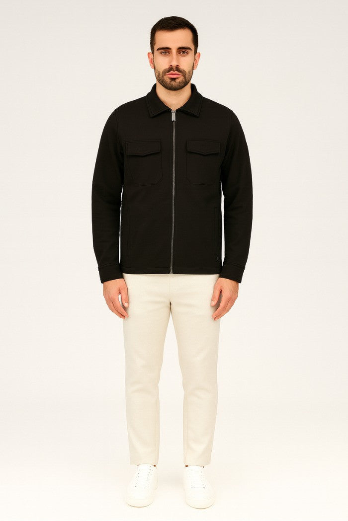 Overshirt da uomo nera in felpa con zip argento e tasche sul petto