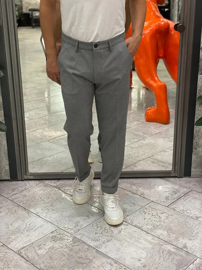 Pantalone cropped grigio in punto Milano elasticizzato con risvolto