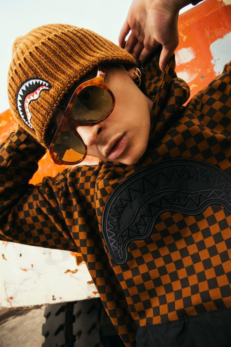 Cappello "Spray Beanie" Marrone con Ricamo Shark Frontale