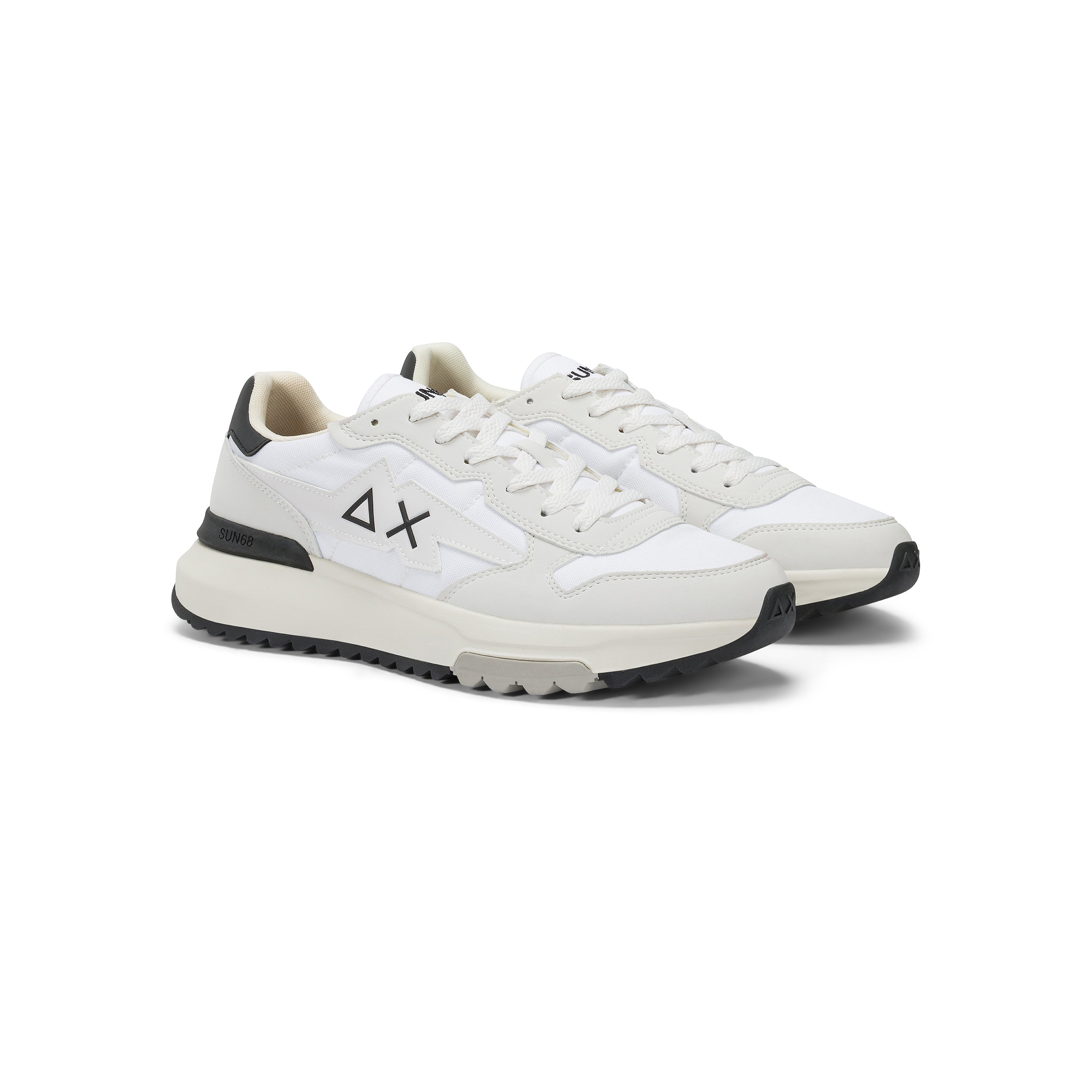 Sneakers "Niki 2.0 Solid" Bianche con Suola Nera a Contrasto