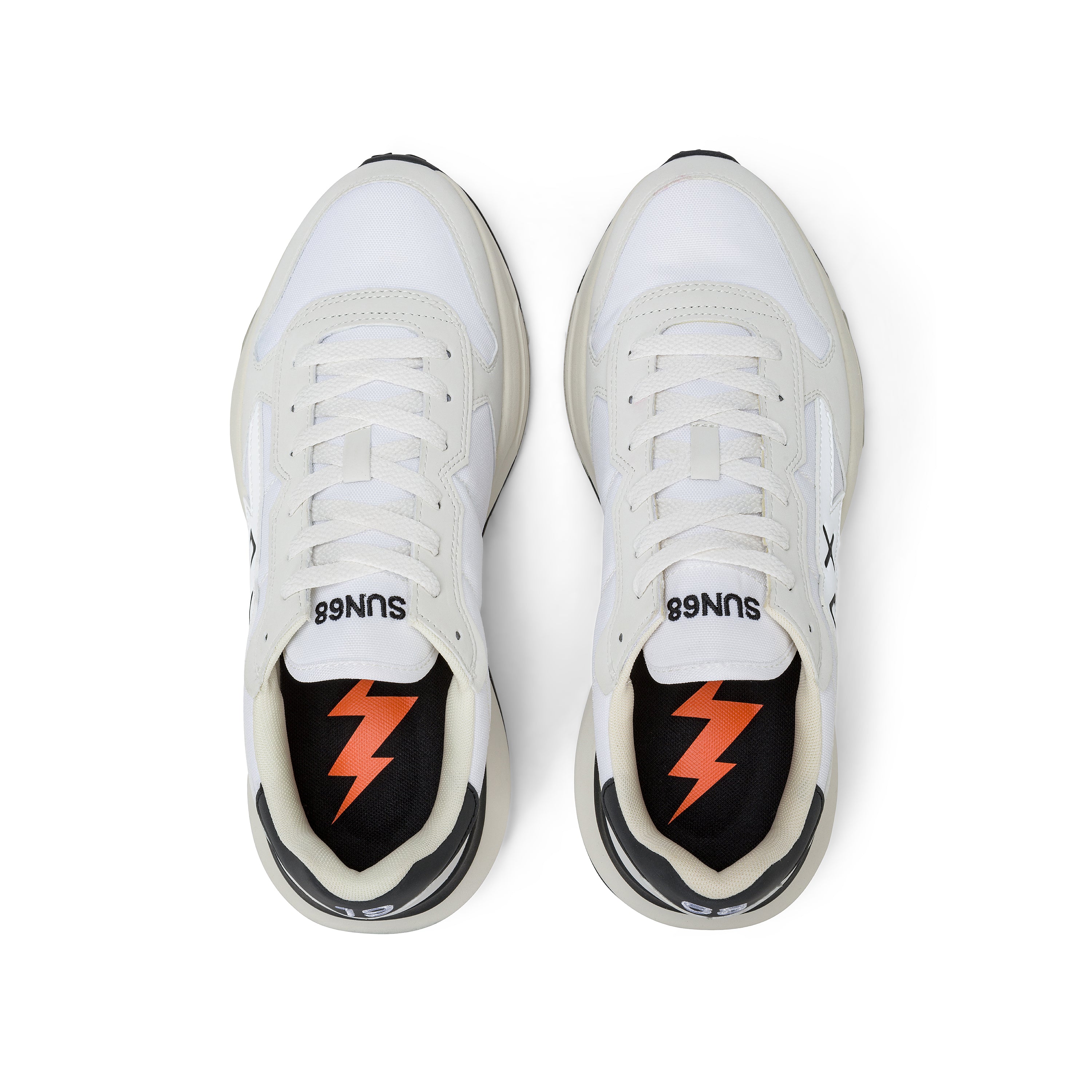Sneakers "Niki 2.0 Solid" Bianche con Suola Nera a Contrasto