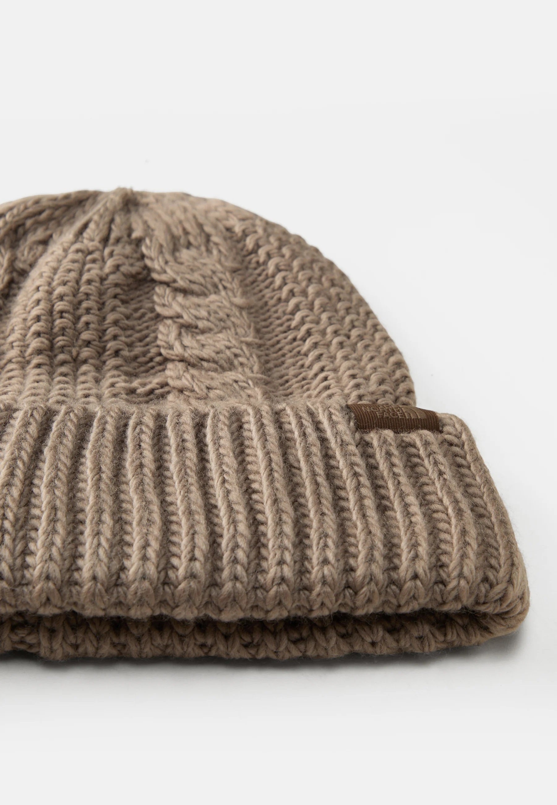 Cappello "Oh-Mega" mocha brown in maglia riciclata a trecce