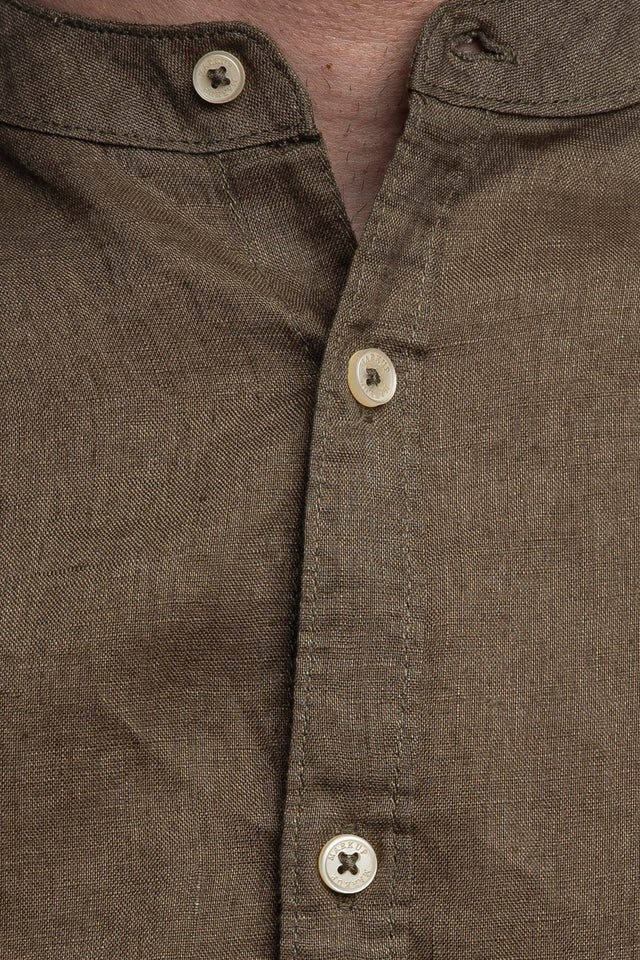 Camicia verde militare con Collo Coreana in 100% Lino