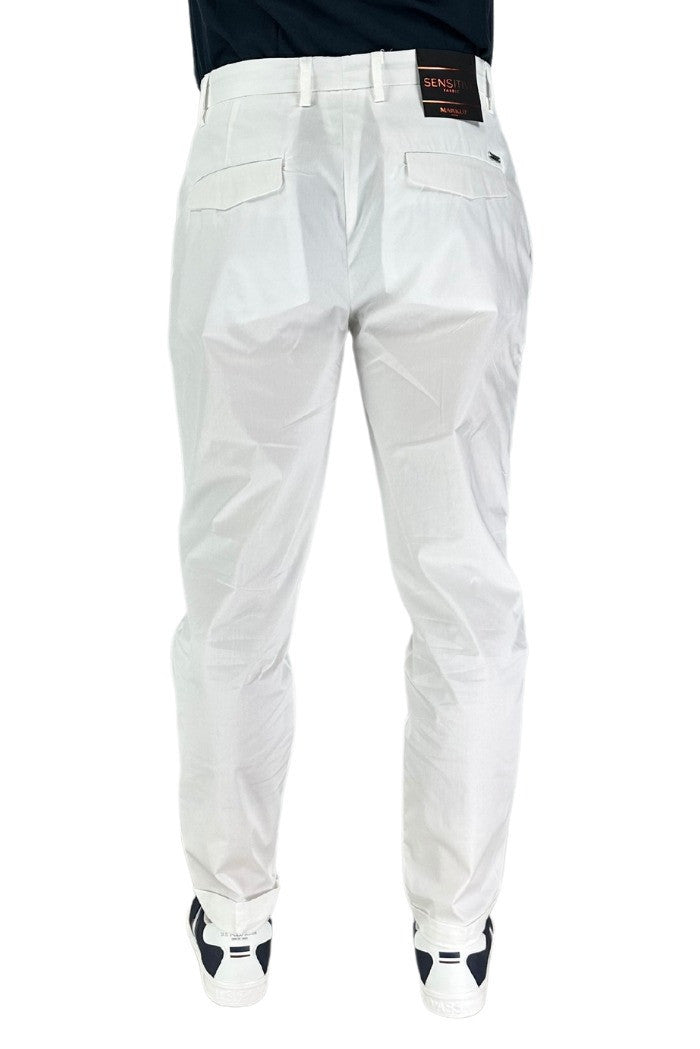 Pantaloni Bianchi in Misto Cotone con Pences e Risvolti Slim Fit