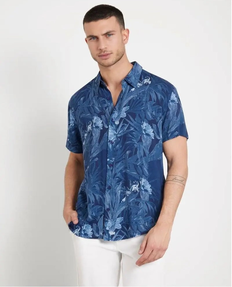 Camicia Uomo "Etched Tropical" Blu con Stampa Floreale e Collo a V