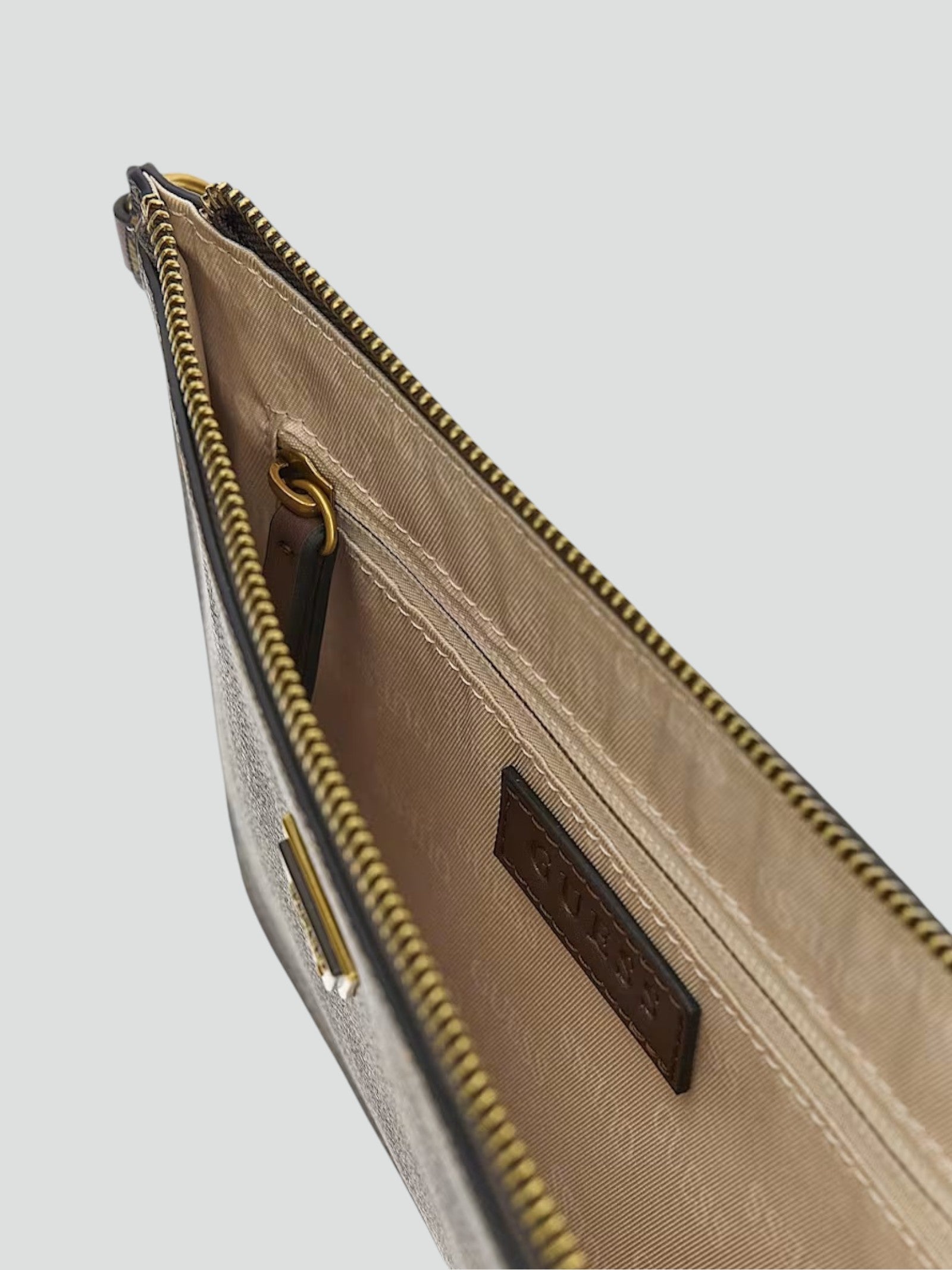 Clutch Uomo Guess "Vezzola Smart 4G Logo" Marrone in Similpelle