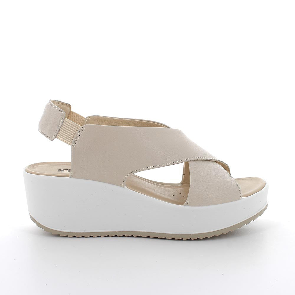 Sandali con Zeppa Beige e Bianco in Pelle con Fasce Incrociate ed Elastico