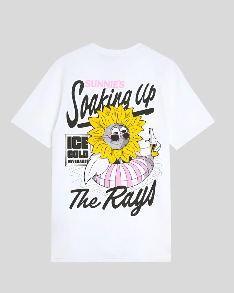 T-shirt "Sunnies Pool Bar" Bianca con Grafica Floreale e Logo Vintage