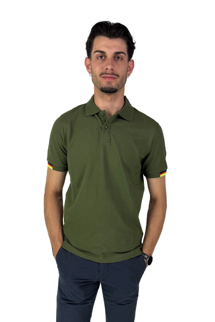 Polo verde militare con colletto classico
