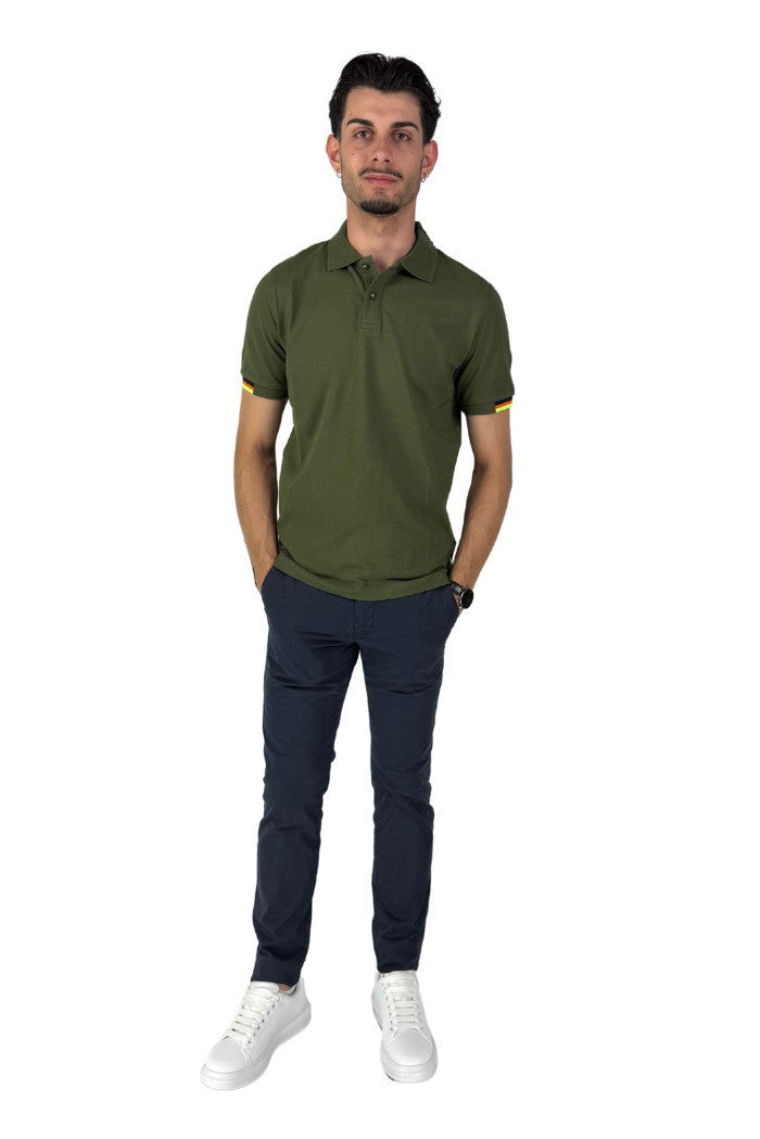 Polo verde militare con colletto classico