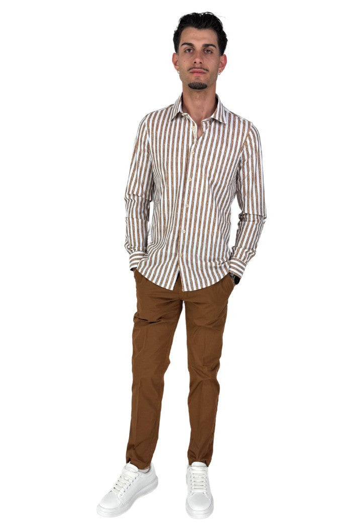 Camicia a Righe color tabacco con Collo Italiano e Maniche Lunghe