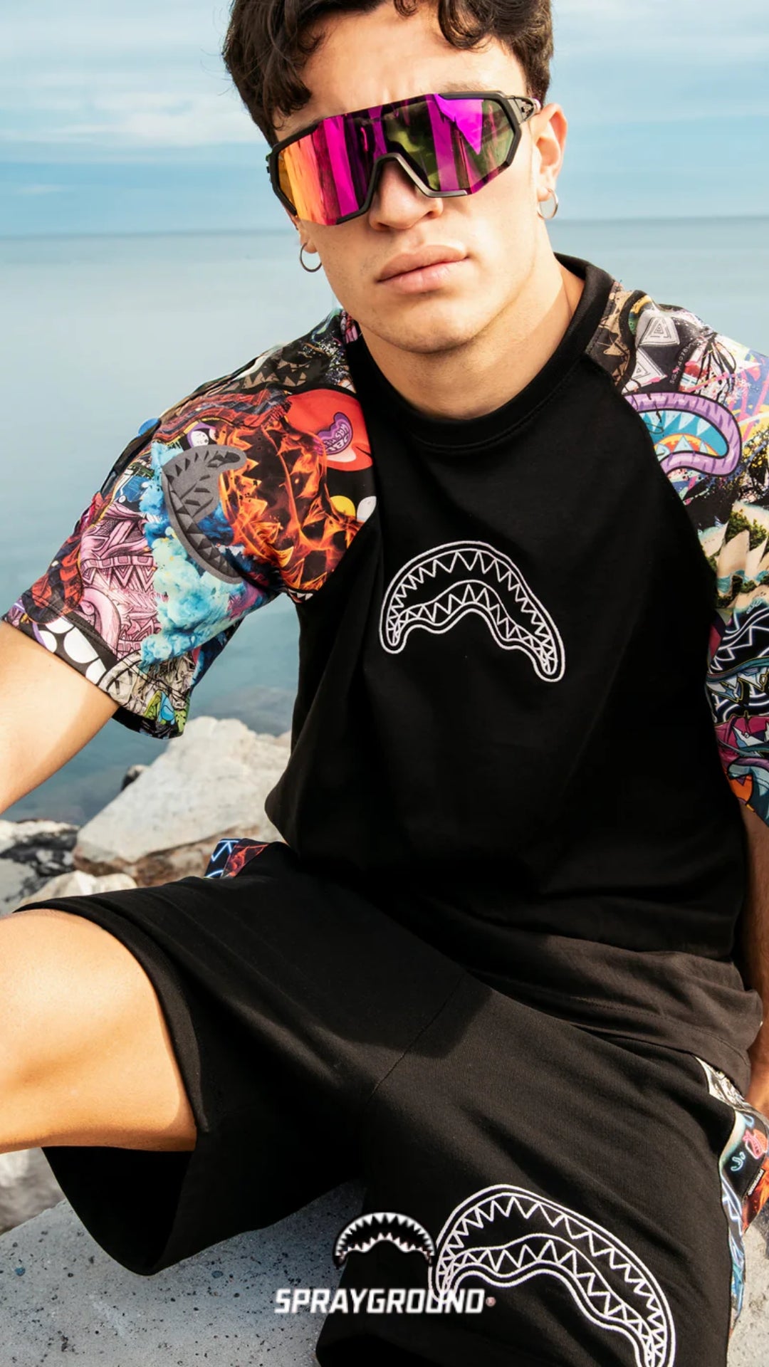 Shorts "All The Shark" Neri con Inserti Multicolor e Ricamo Logo