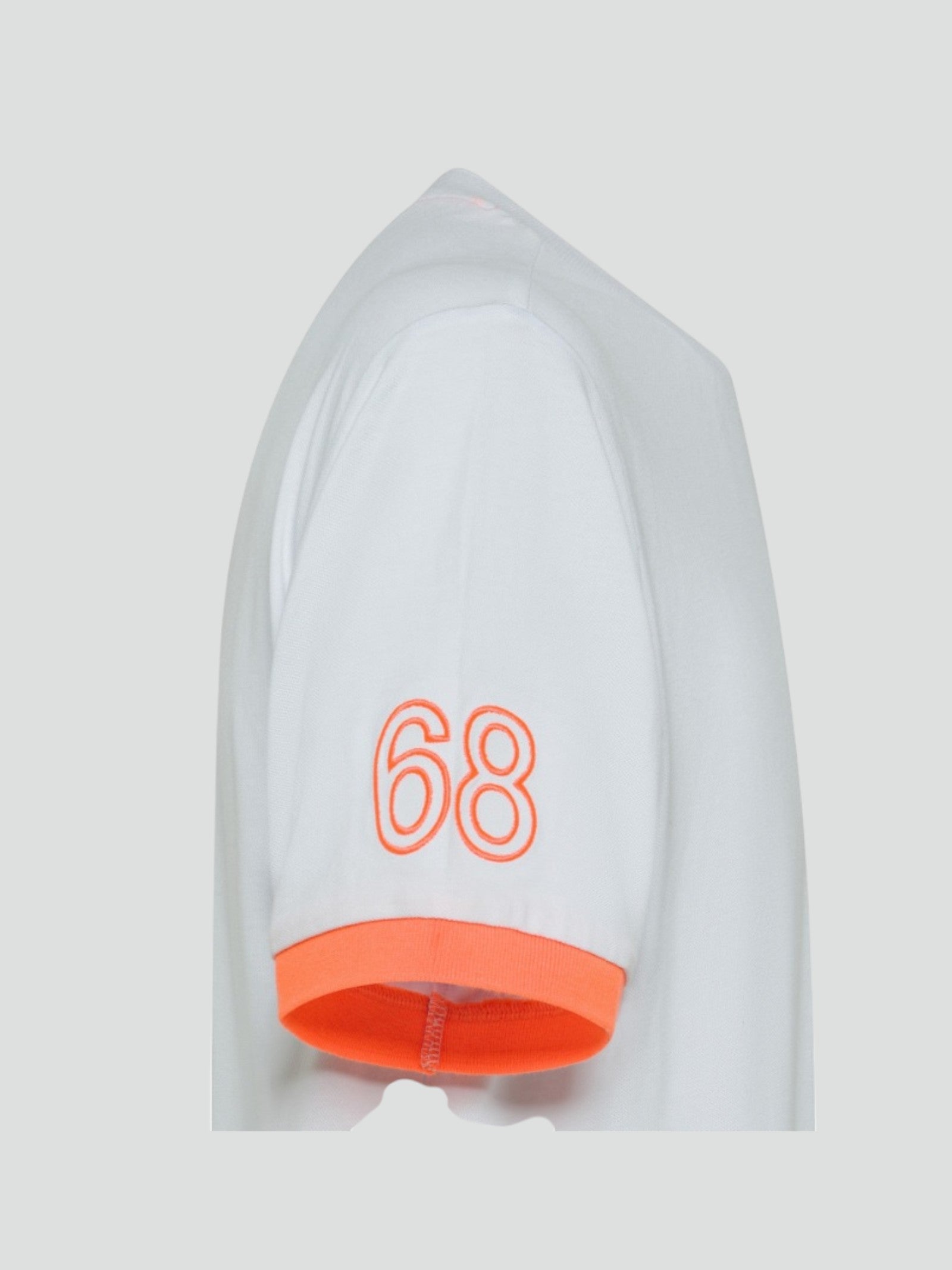 T-shirt bianca da uomo con dettagli arancio fluo e logo a contrasto