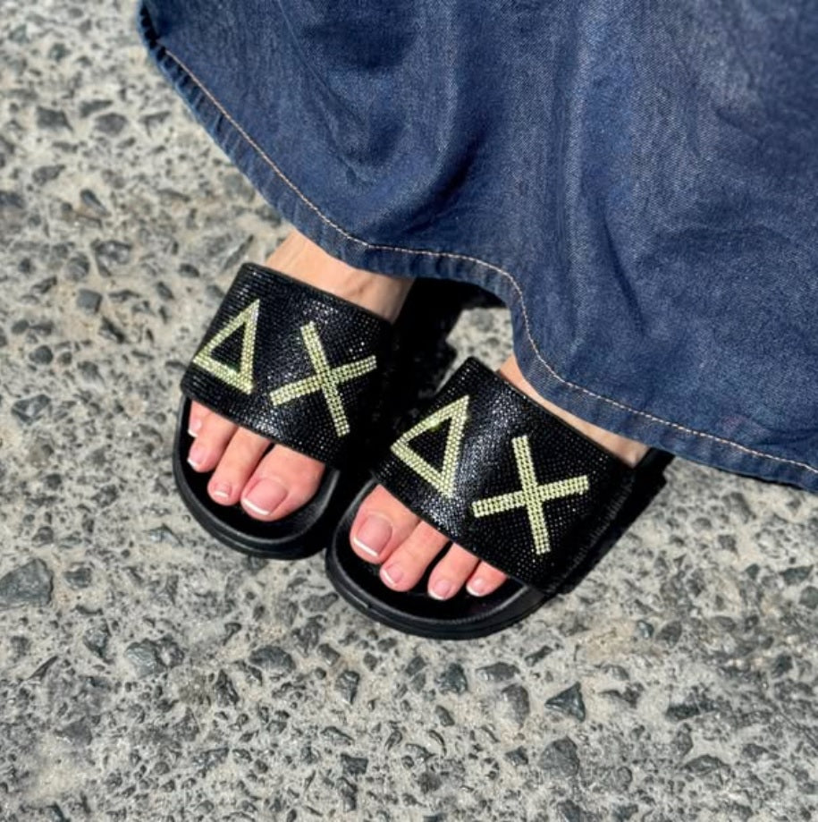 Sandali slide neri da donna con fascia strass e logo SUN68
