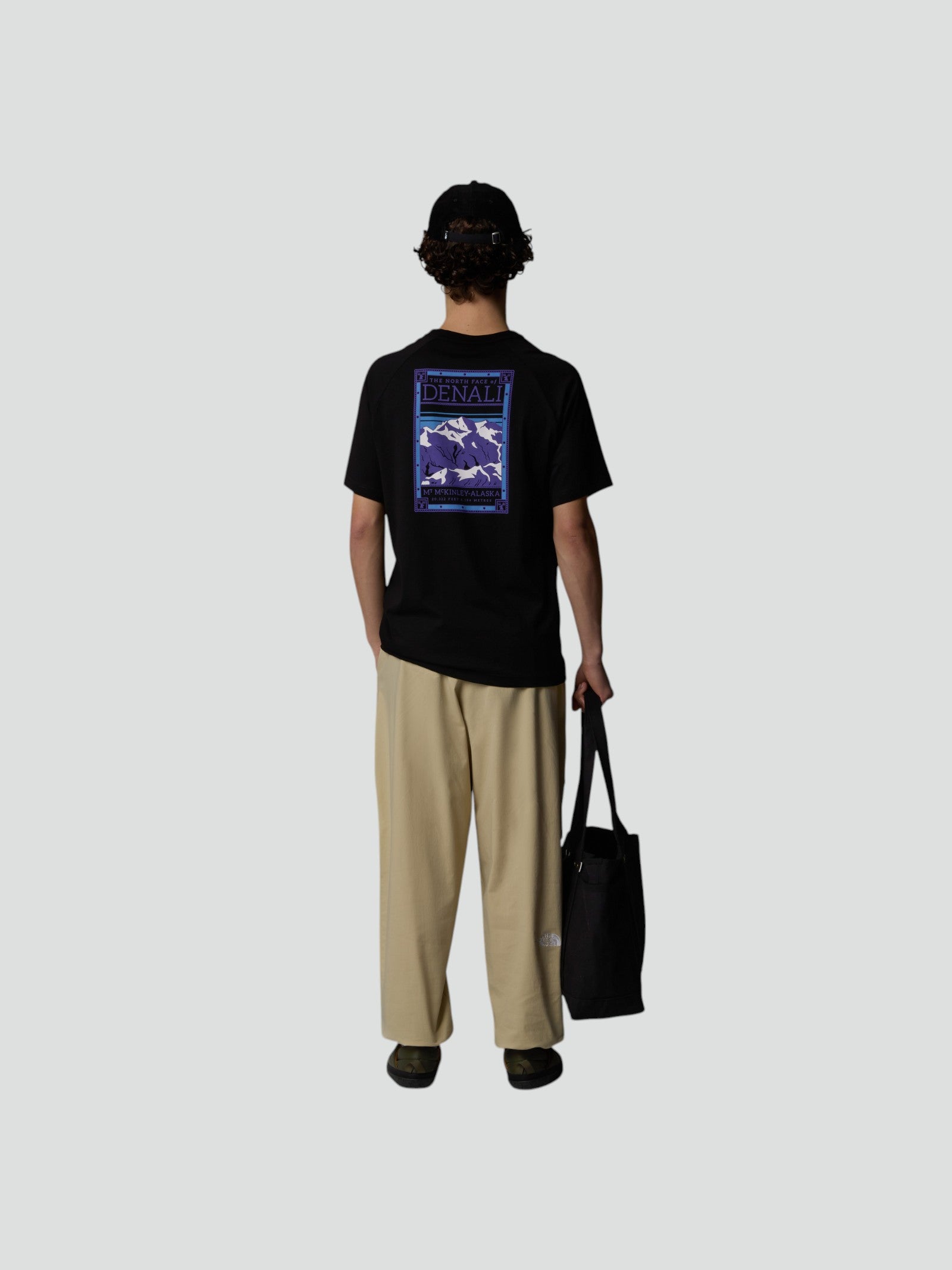 T-shirt Uomo nera con Grafica "Denali" Retro