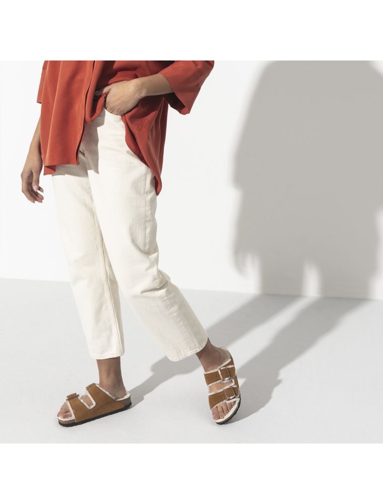 sandalo donna "Arizona" in Shearling Suede marrone e bianco 