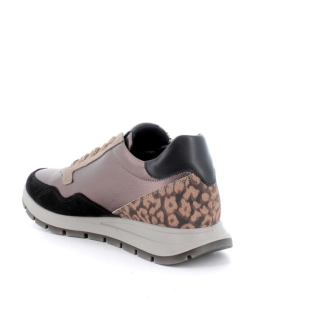 Sneakers bronzo in pelle laminata con lacci e zip laterale 