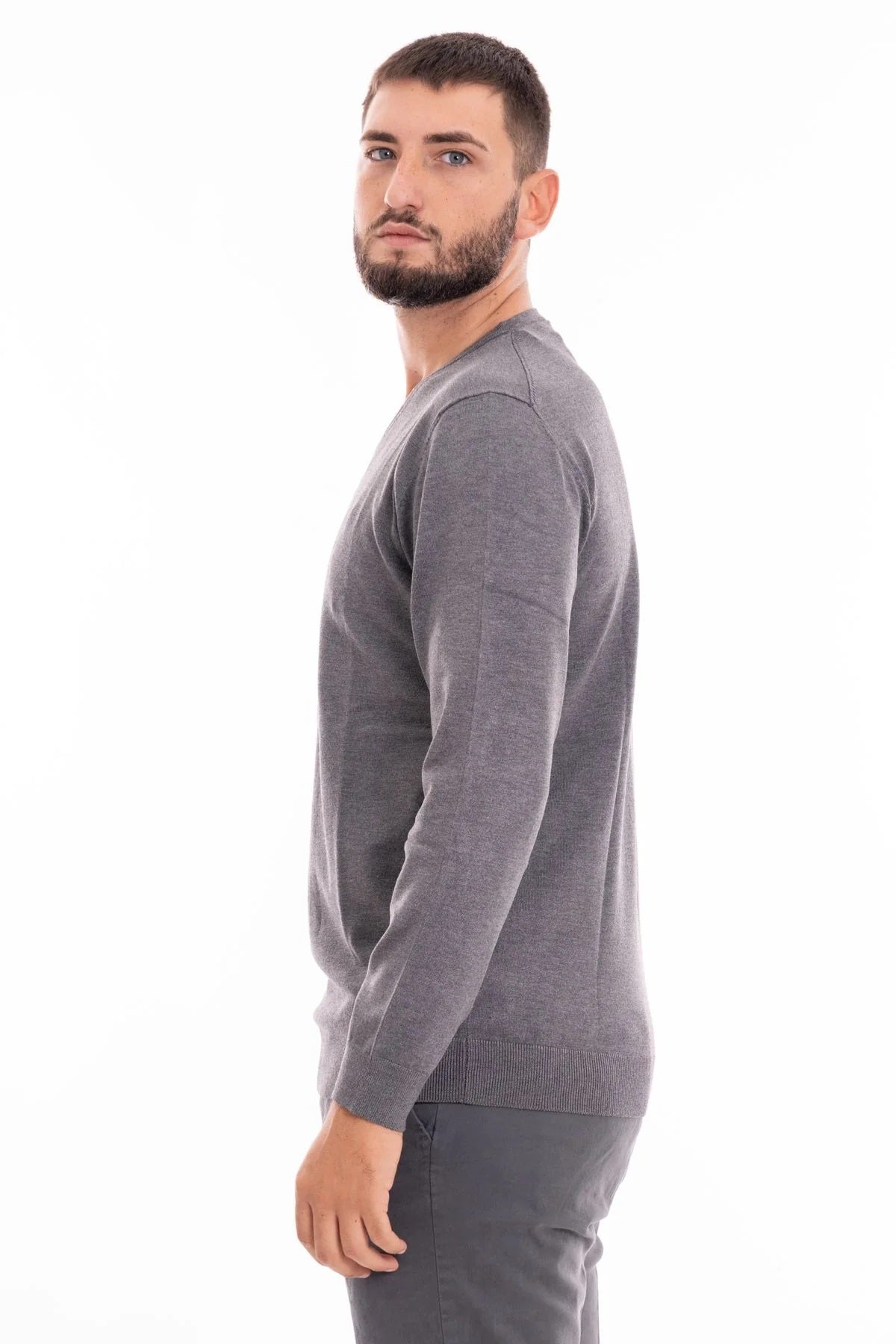 Maglioncino grigio a V in viscosa finezza 12 