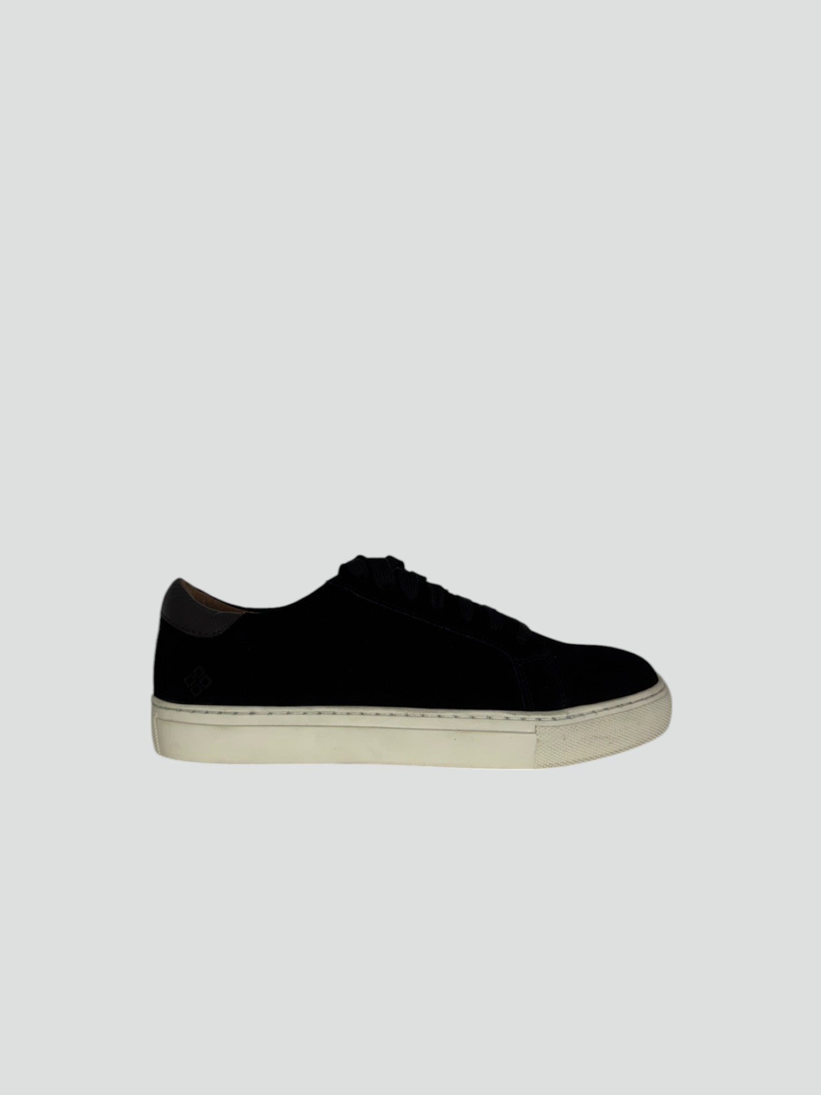 sneakers in suede nere con gomma bianca 