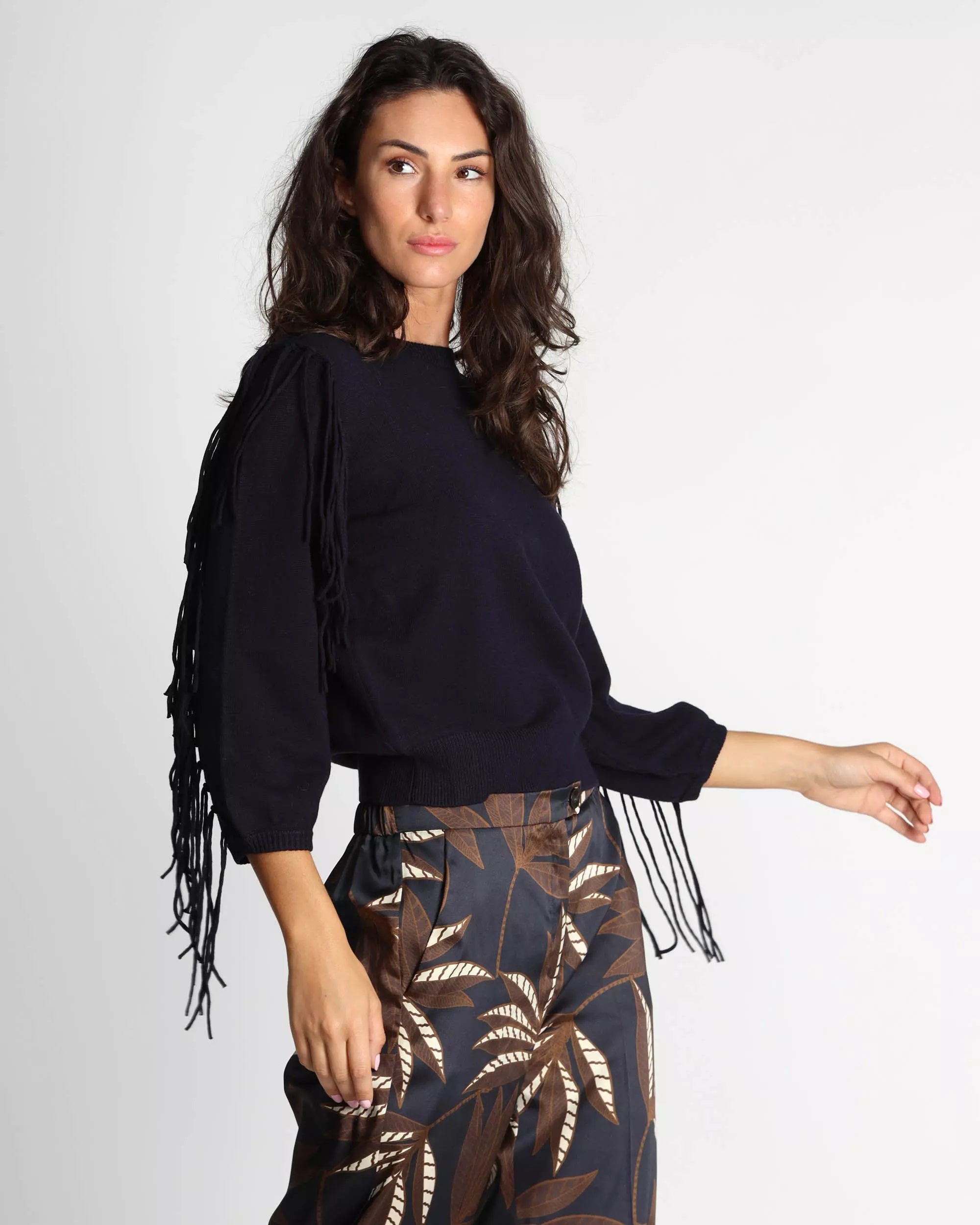 Maglia "Falco" blu in Viscosa Stretch con Frange e Scollo a Barca 