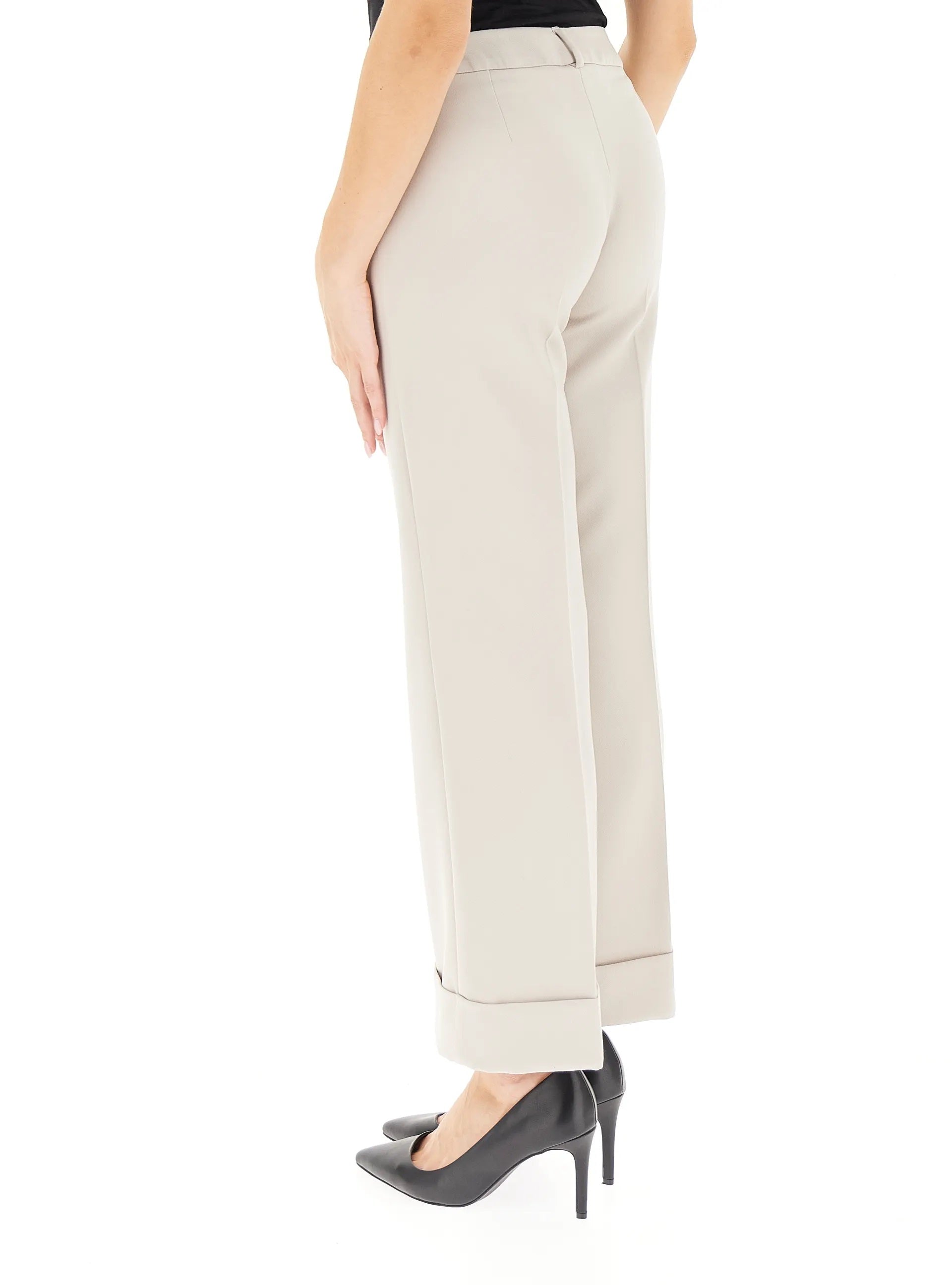 Pantalone dritto stretch "Favore" color cachà con piega stirata e risvolto 