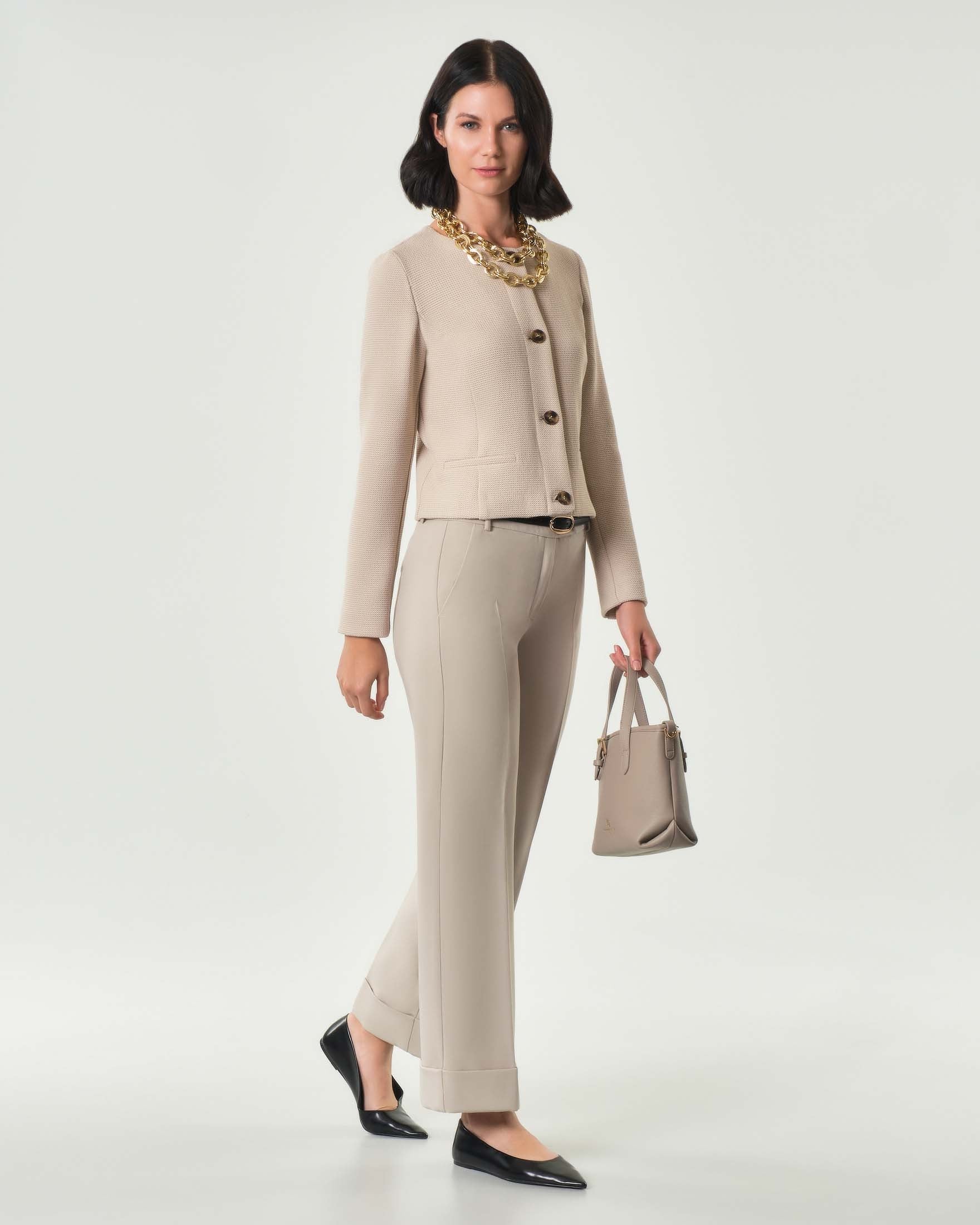 Pantalone dritto stretch "Favore" color cachà con piega stirata e risvolto 