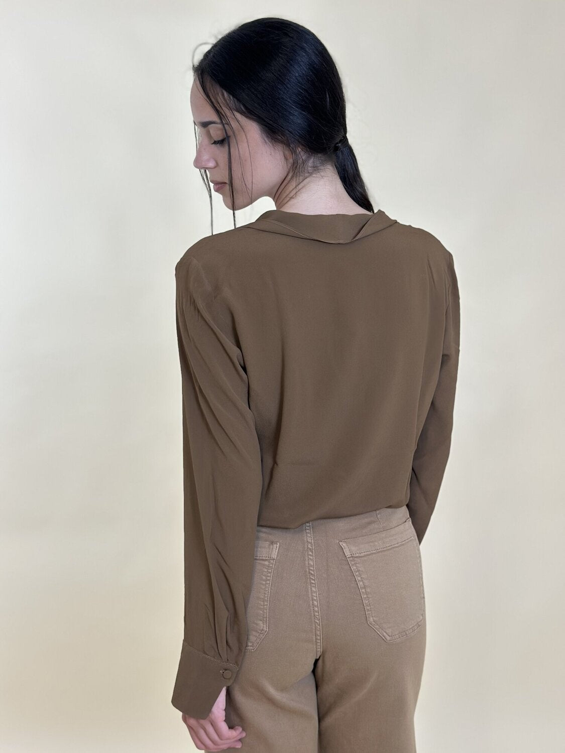 Camicia "Sanremo" Cioccolata in Crêpe de Chine di Seta con Volant 