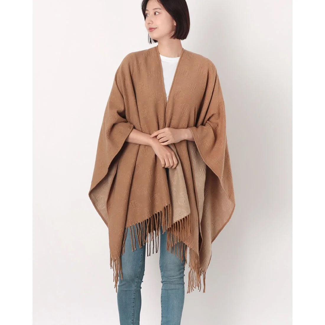 Mantella Donna Beige con Frange e Logo in Rilievo 