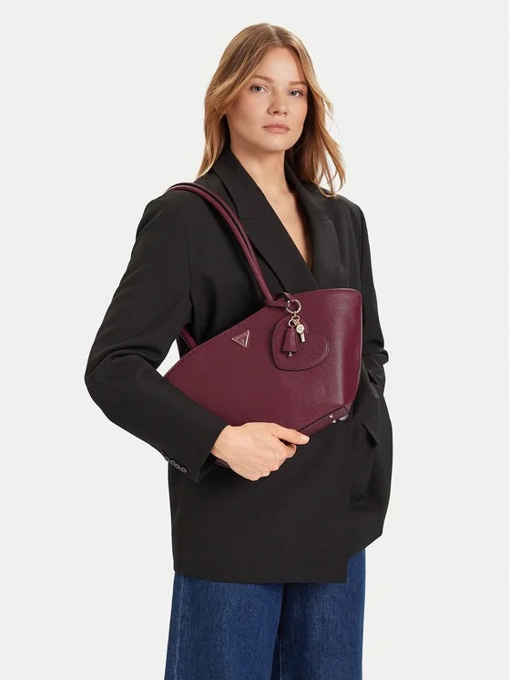 Borsa a spalla color vino "Bolena" con Charm Cuore e Logo 