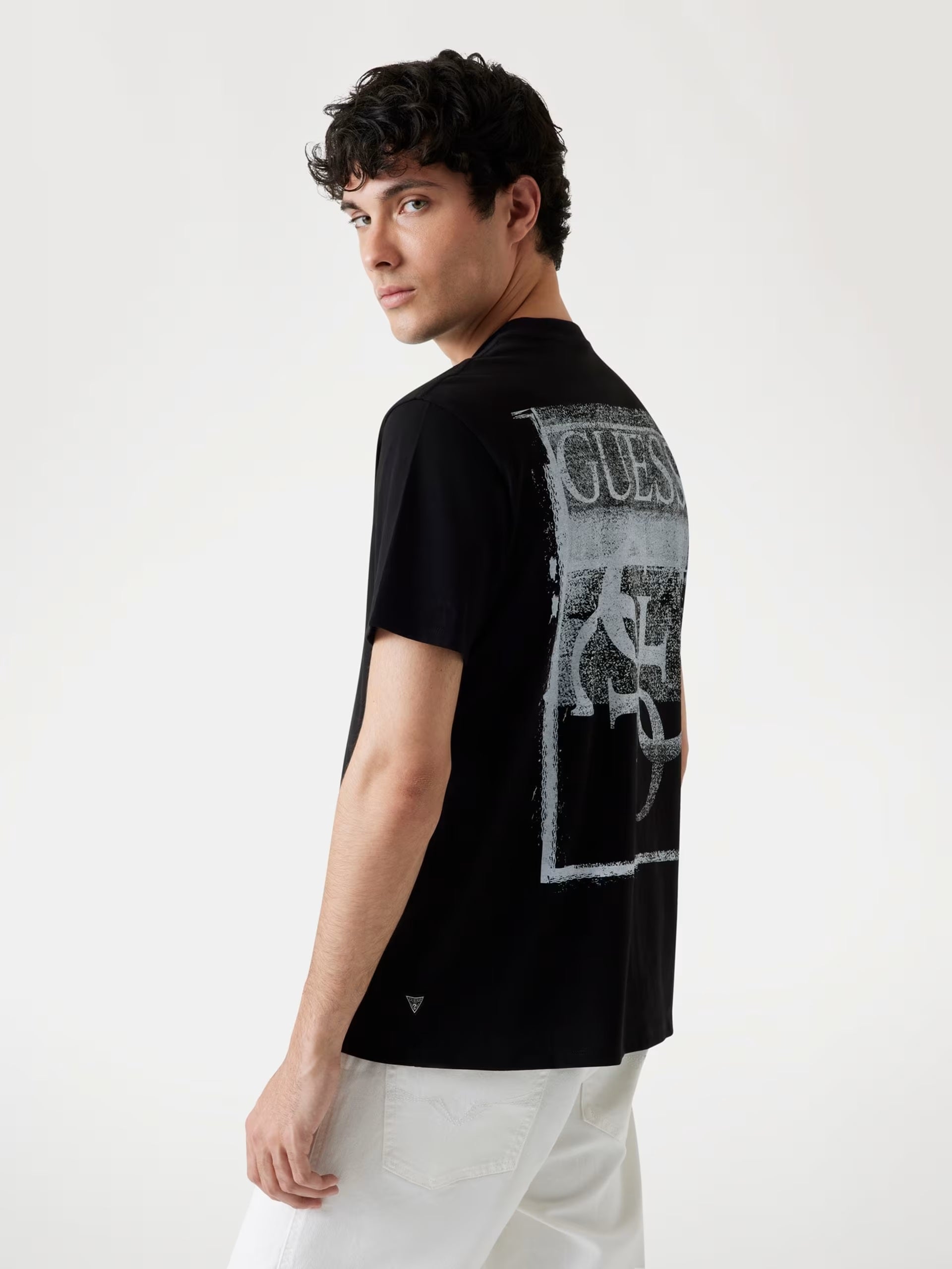T-shirt nera con Logo Oversize bianco sul Retro e Vestibilità Regular 