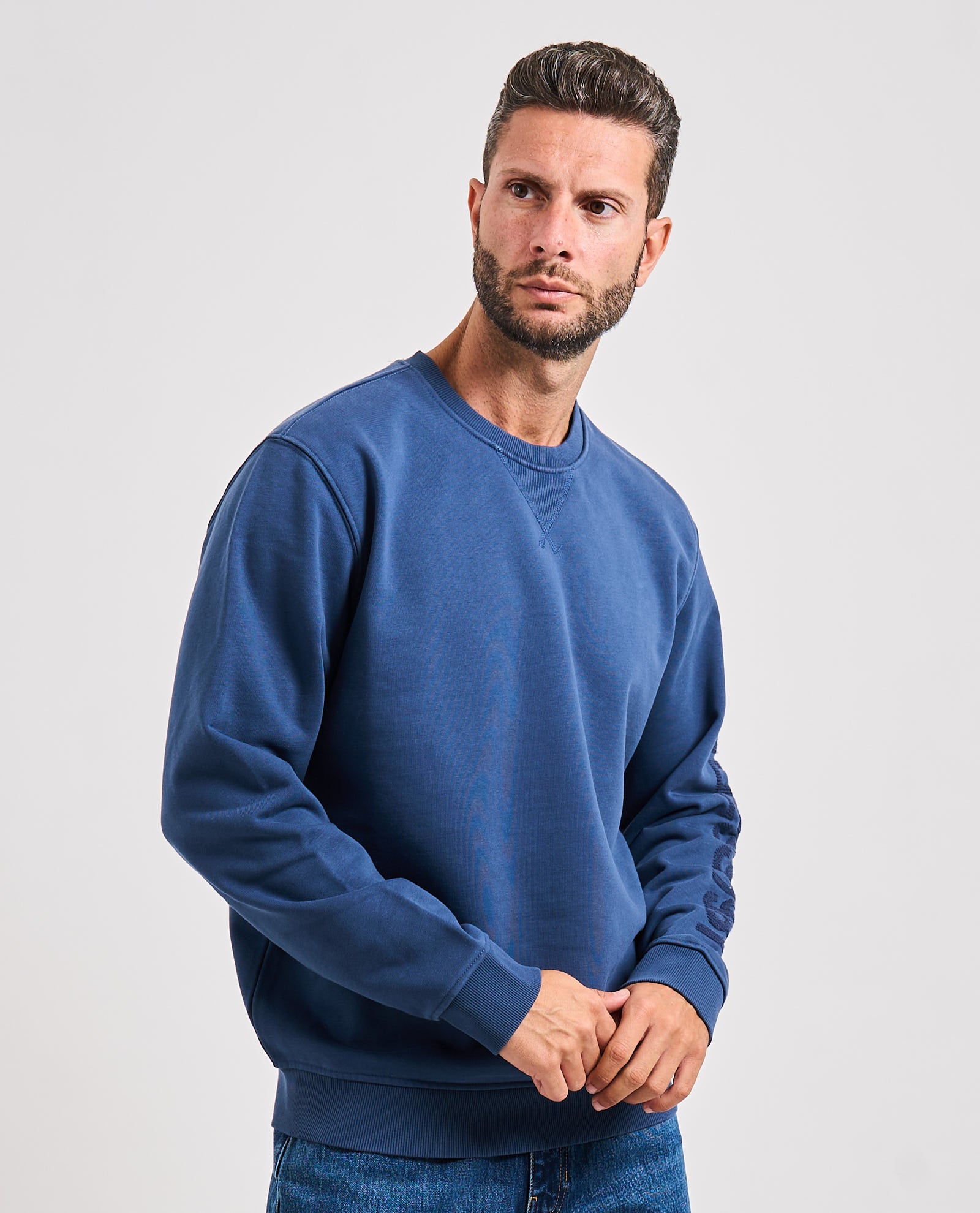 Felpa "Embro" Blu con Ricamo su Manica e Girocollo 