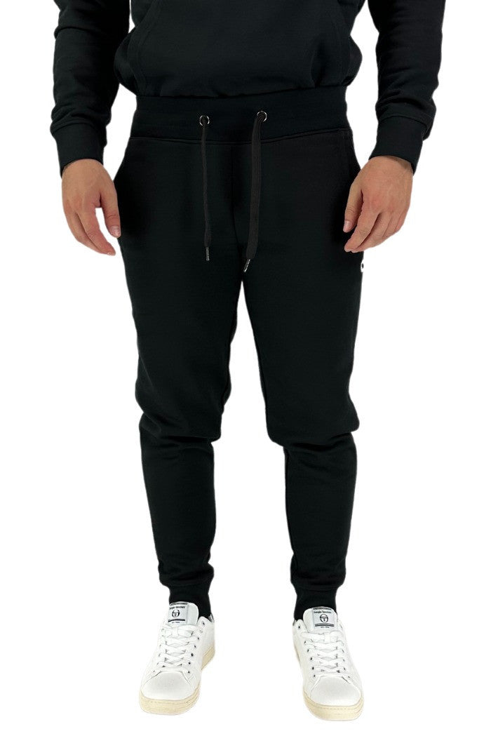 Pantaloni tuta da nero con patch gommata e fondo elasticizzato 