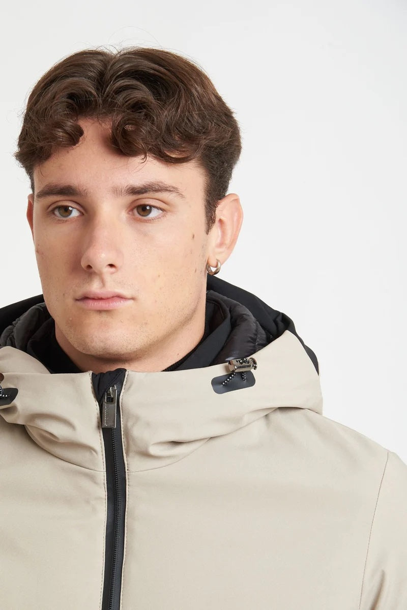 Giubbino termico da uomo beige con cappuccio fisso e zip termosaldata 