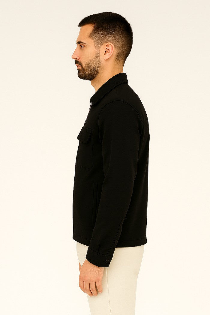 Overshirt da uomo nera in felpa con zip argento e tasche sul petto 