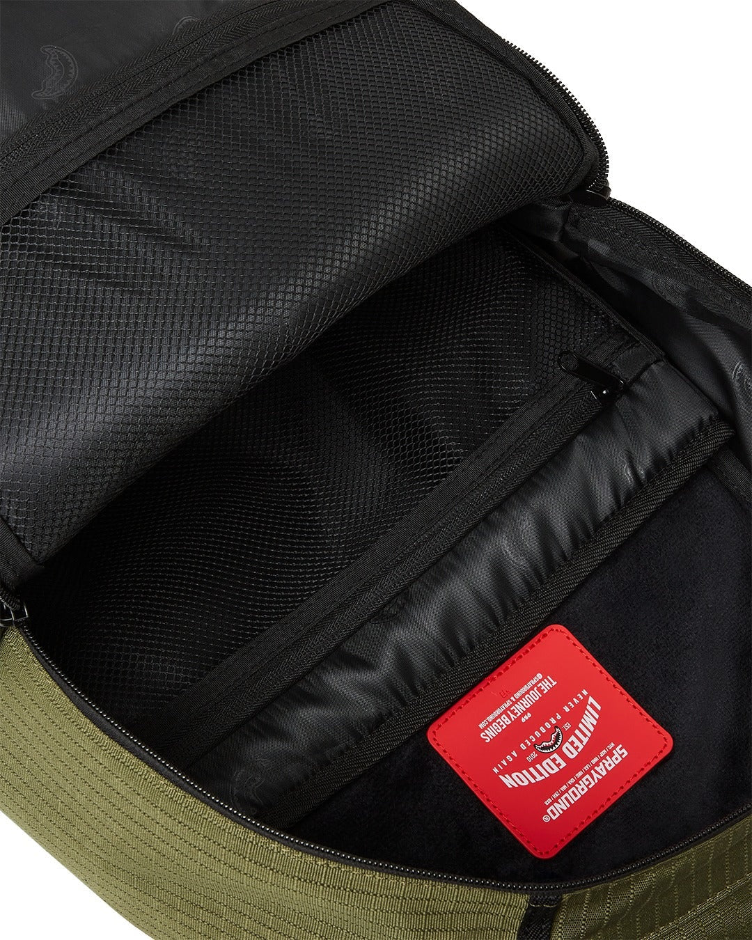 Zaino "Shark Central Army" Verde Militare in Nylon con Denti Fluo 